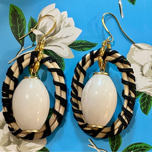 Raffia-Wrapped Wicker Oval Earrings - Picture 10 of 10